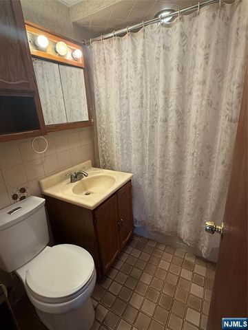 83 Ploch Road, Clifton, NJ 07013