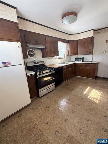 83 Ploch Road, Clifton, NJ 07013