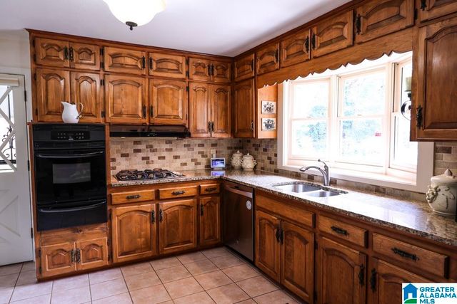 1324 SUNSET DRIVE, Weaver, AL 36277