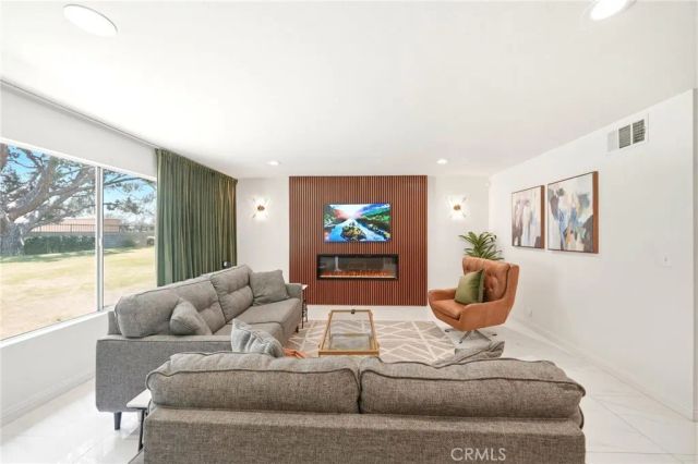5950 Imperial, South Gate, CA 90280