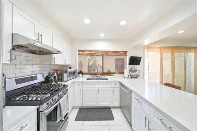 5950 Imperial, South Gate, CA 90280
