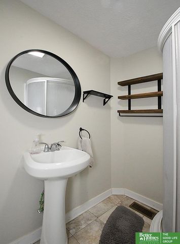 558 W 7th Street, York, NE 68467