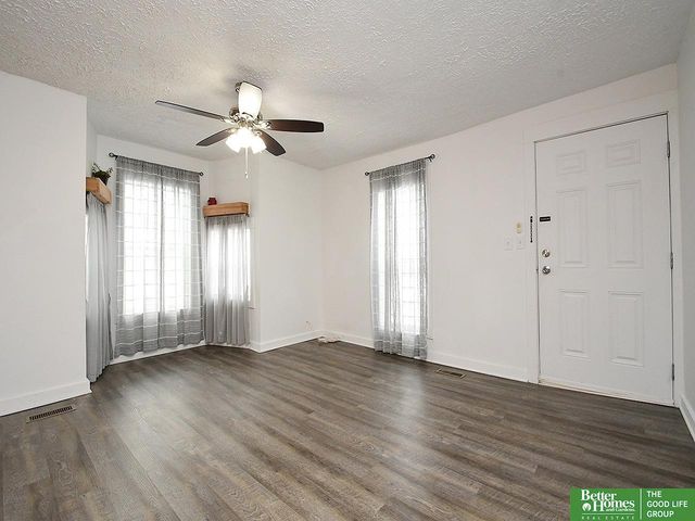 558 W 7th Street, York, NE 68467