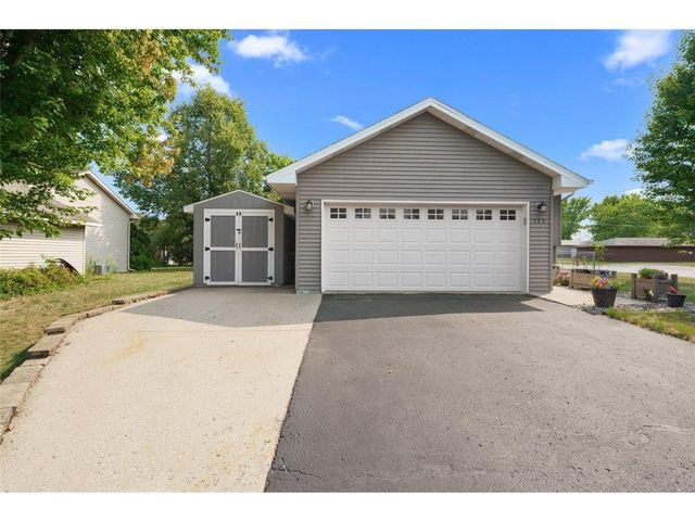 735 Laura Street, Prescott, WI 54021