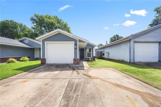 2016 N Leverett Avenue, Fayetteville, AR 72703