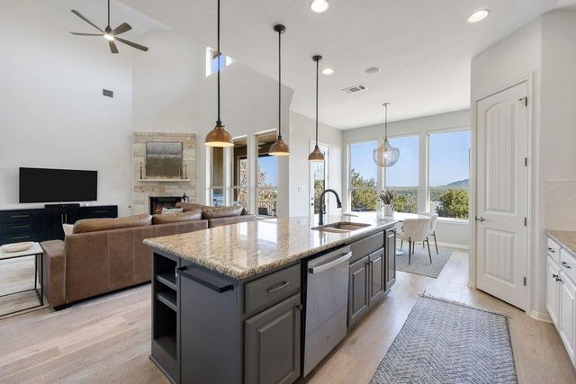 405 Baldovino SKWY, Lakeway, TX 78738