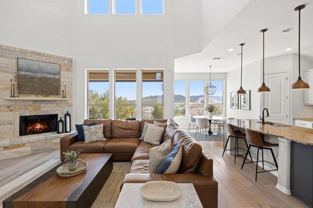 405 Baldovino SKWY, Lakeway, TX 78738