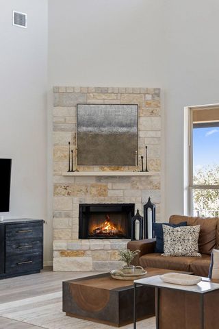 405 Baldovino SKWY, Lakeway, TX 78738