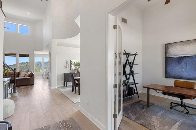 405 Baldovino SKWY, Lakeway, TX 78738