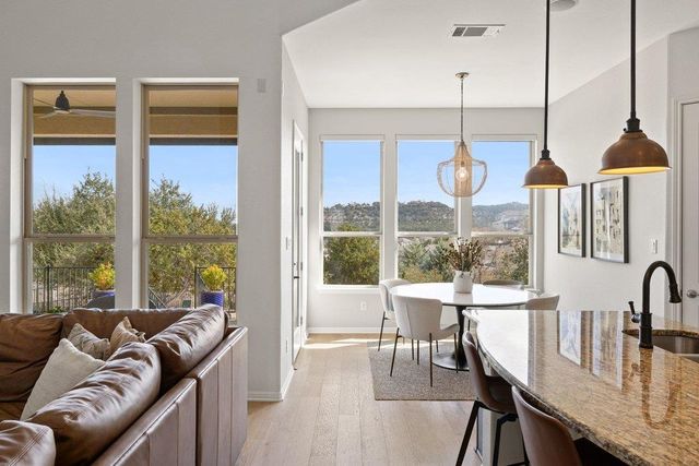 405 Baldovino SKWY, Lakeway, TX 78738