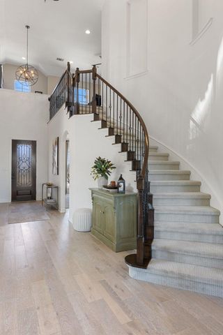 405 Baldovino SKWY, Lakeway, TX 78738