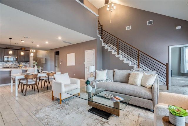 610 Stonewood LN, Buda, TX 78610