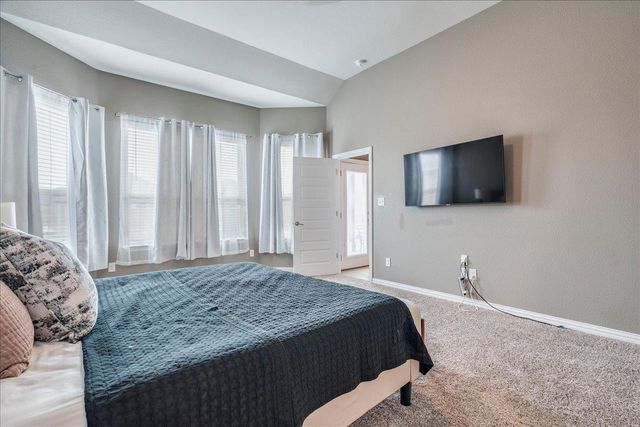 610 Stonewood LN, Buda, TX 78610