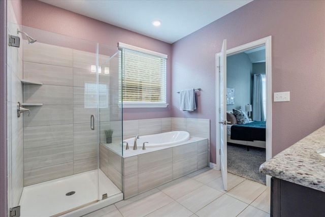 610 Stonewood LN, Buda, TX 78610