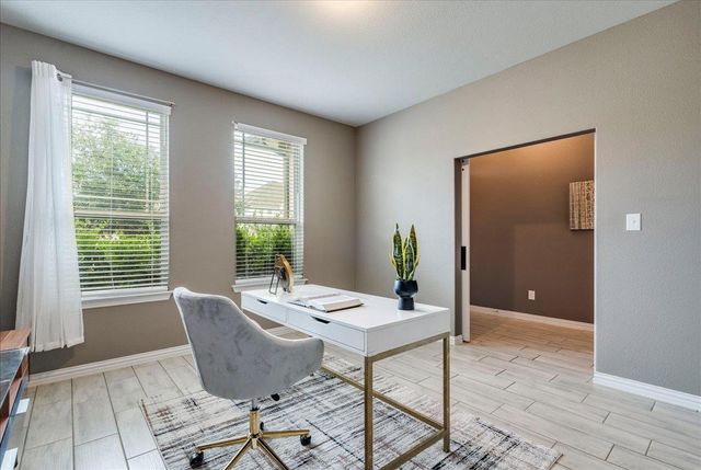 610 Stonewood LN, Buda, TX 78610