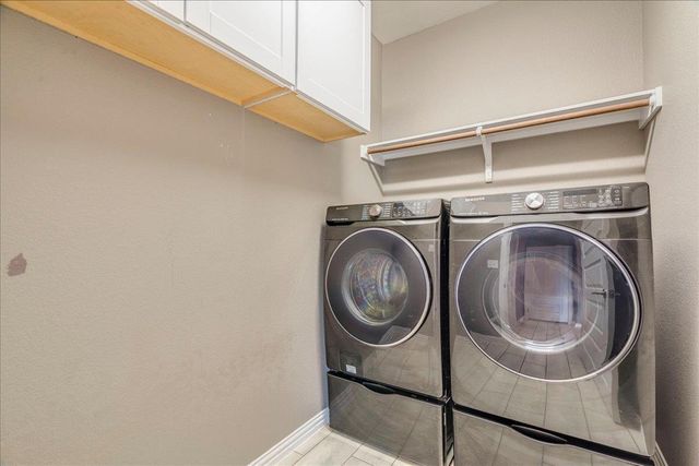 610 Stonewood LN, Buda, TX 78610