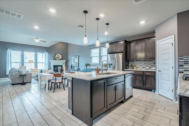 610 Stonewood LN, Buda, TX 78610