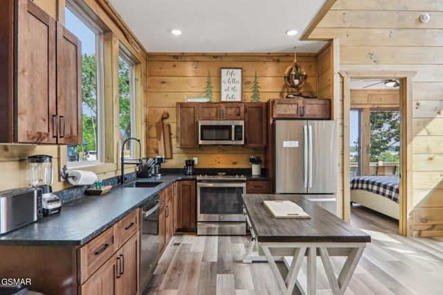 134 Jolene Way, Sevierville, TN 37876
