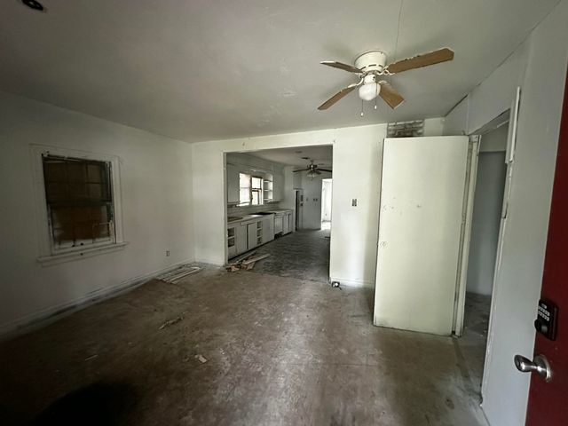 1736 West Olive Street, Springfield, MO 65802