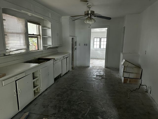 1736 West Olive Street, Springfield, MO 65802