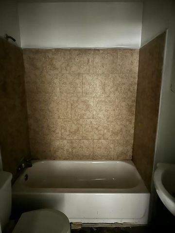 1736 West Olive Street, Springfield, MO 65802