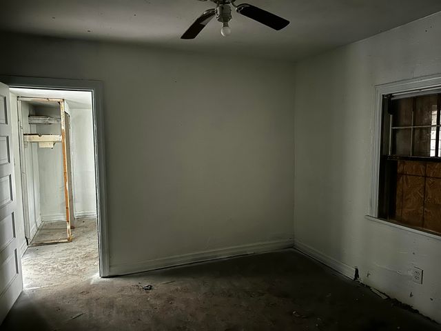 1736 West Olive Street, Springfield, MO 65802