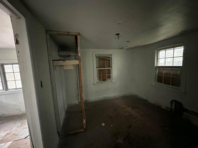 1736 West Olive Street, Springfield, MO 65802