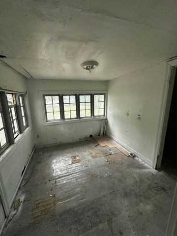 1736 West Olive Street, Springfield, MO 65802