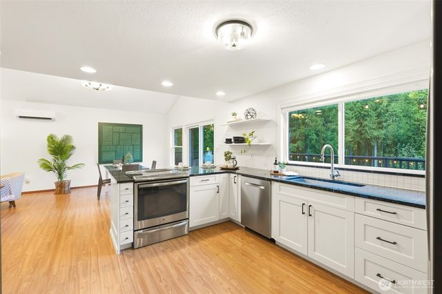 20202 230th Avenue NE, Woodinville, WA 98077