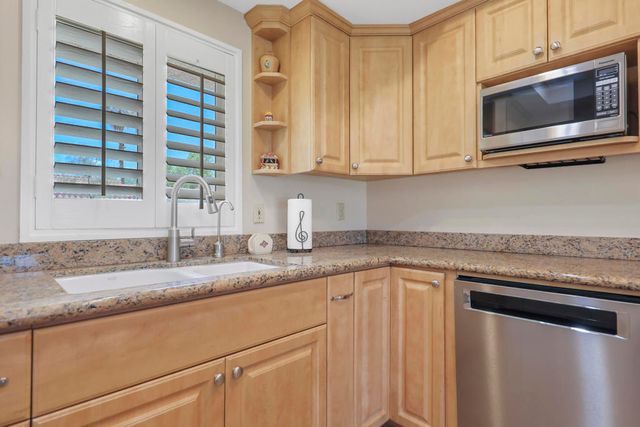 40649 Inverness Way, Palm Desert, CA 92211