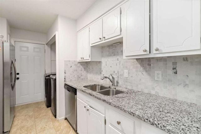 46 Le Parc Fontaine, Lithonia, GA 30038