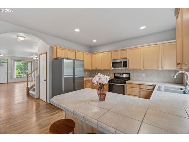 6628 Se REEDWAY St, Portland, OR 97206