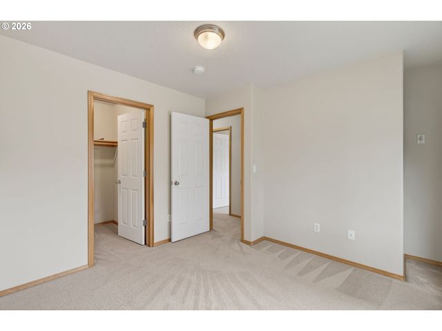 6628 Se REEDWAY St, Portland, OR 97206