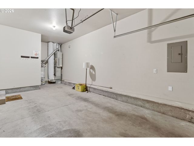 6628 Se REEDWAY St, Portland, OR 97206