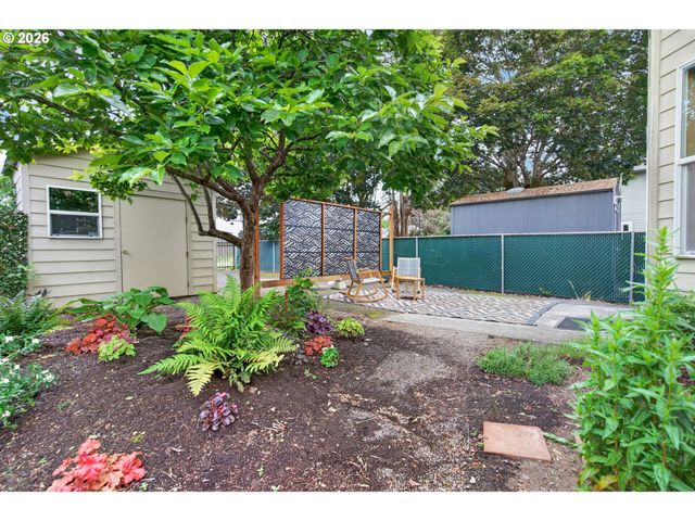 6628 Se REEDWAY St, Portland, OR 97206