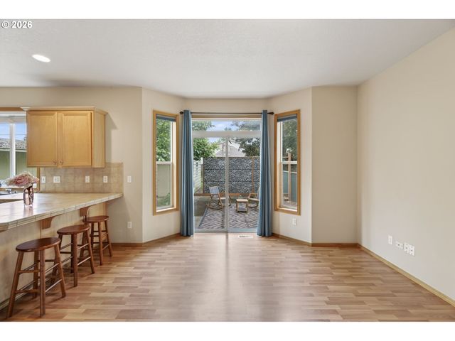 6628 Se REEDWAY St, Portland, OR 97206