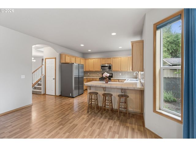6628 Se REEDWAY St, Portland, OR 97206