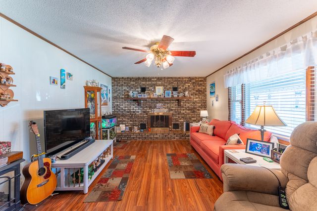 607 E 15th Street, Johnston City, IL 62951