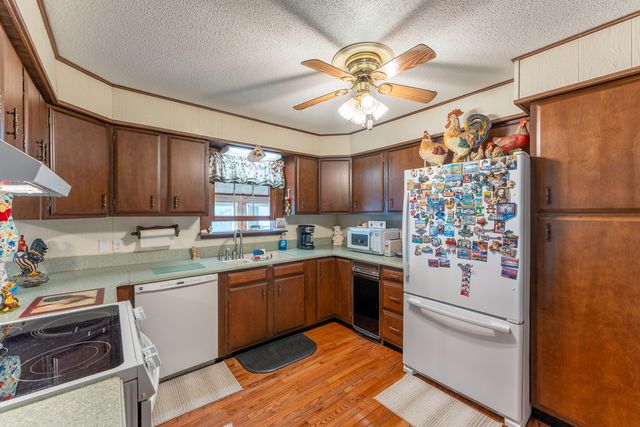 607 E 15th Street, Johnston City, IL 62951