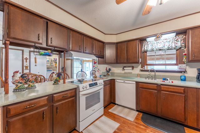 607 E 15th Street, Johnston City, IL 62951