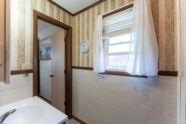607 E 15th Street, Johnston City, IL 62951