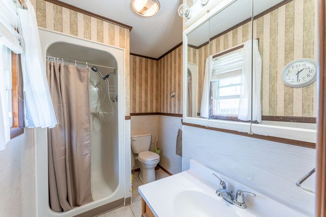 607 E 15th Street, Johnston City, IL 62951