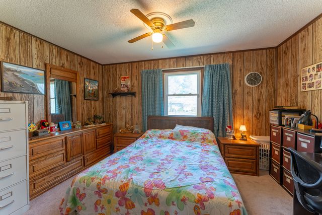 607 E 15th Street, Johnston City, IL 62951