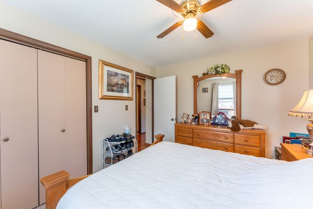 607 E 15th Street, Johnston City, IL 62951