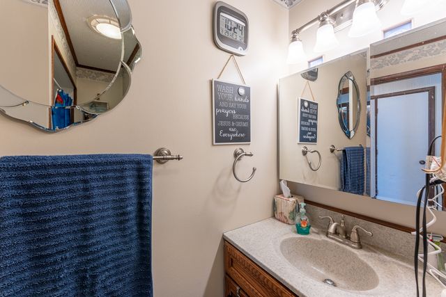 607 E 15th Street, Johnston City, IL 62951