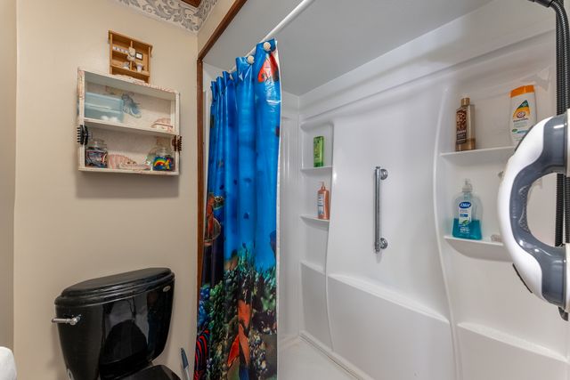 607 E 15th Street, Johnston City, IL 62951
