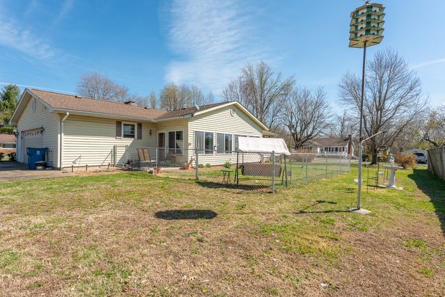 607 E 15th Street, Johnston City, IL 62951
