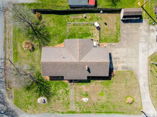 607 E 15th Street, Johnston City, IL 62951