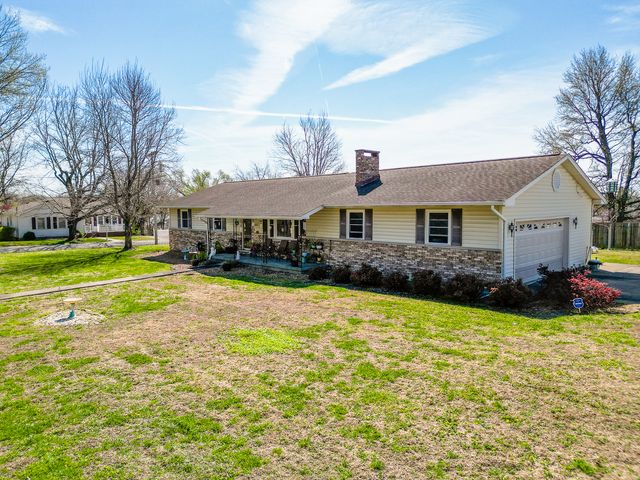 607 E 15th Street, Johnston City, IL 62951