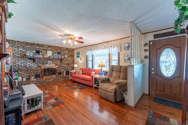 607 E 15th Street, Johnston City, IL 62951